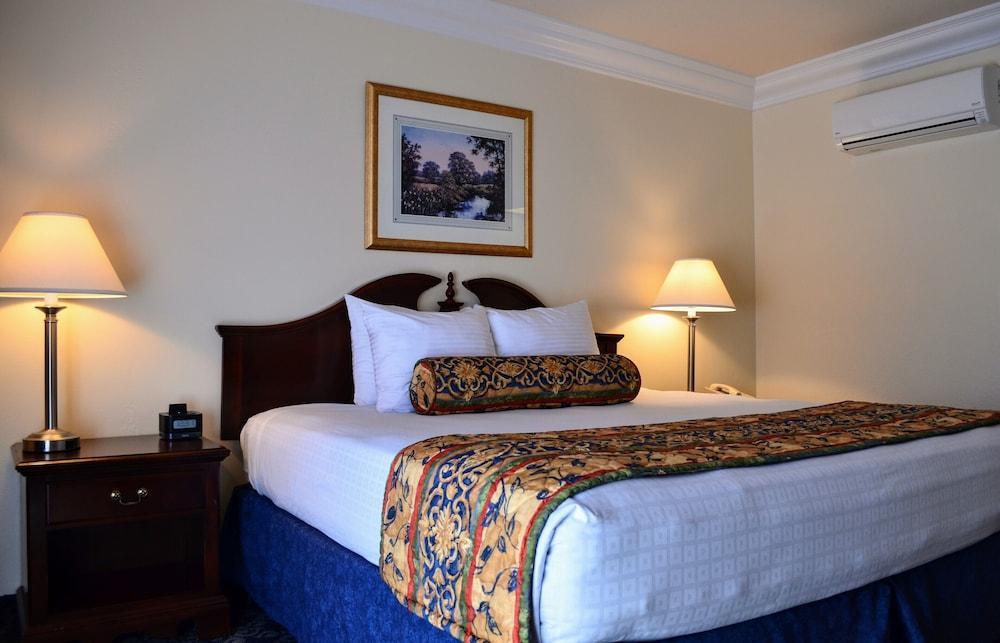 Hotel Sands & 3*