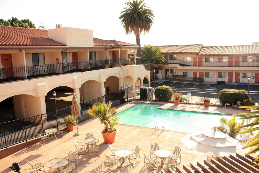 Sands & Hotel San Luis Obispo