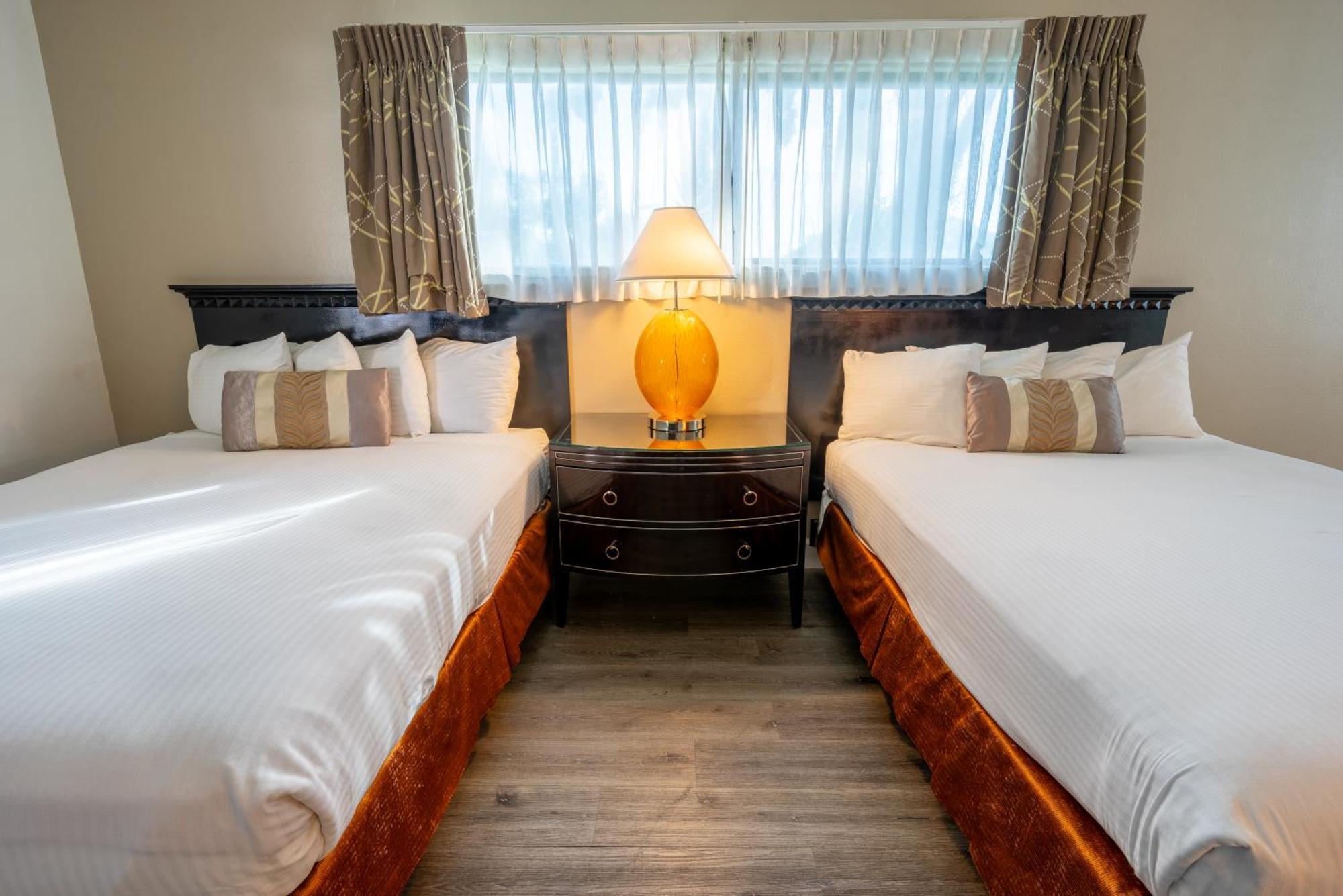 Sands & Hotel San Luis Obispo