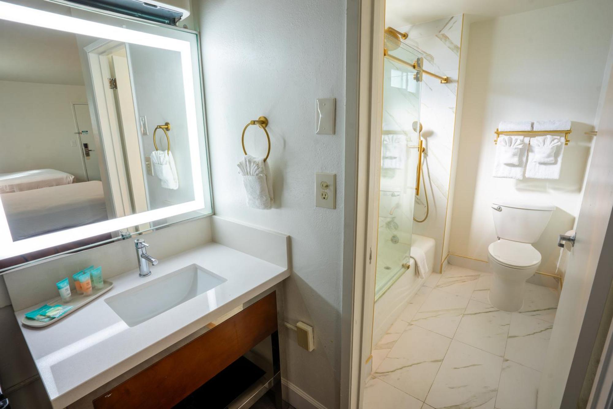 Hotel Sands & San Luis Obispo