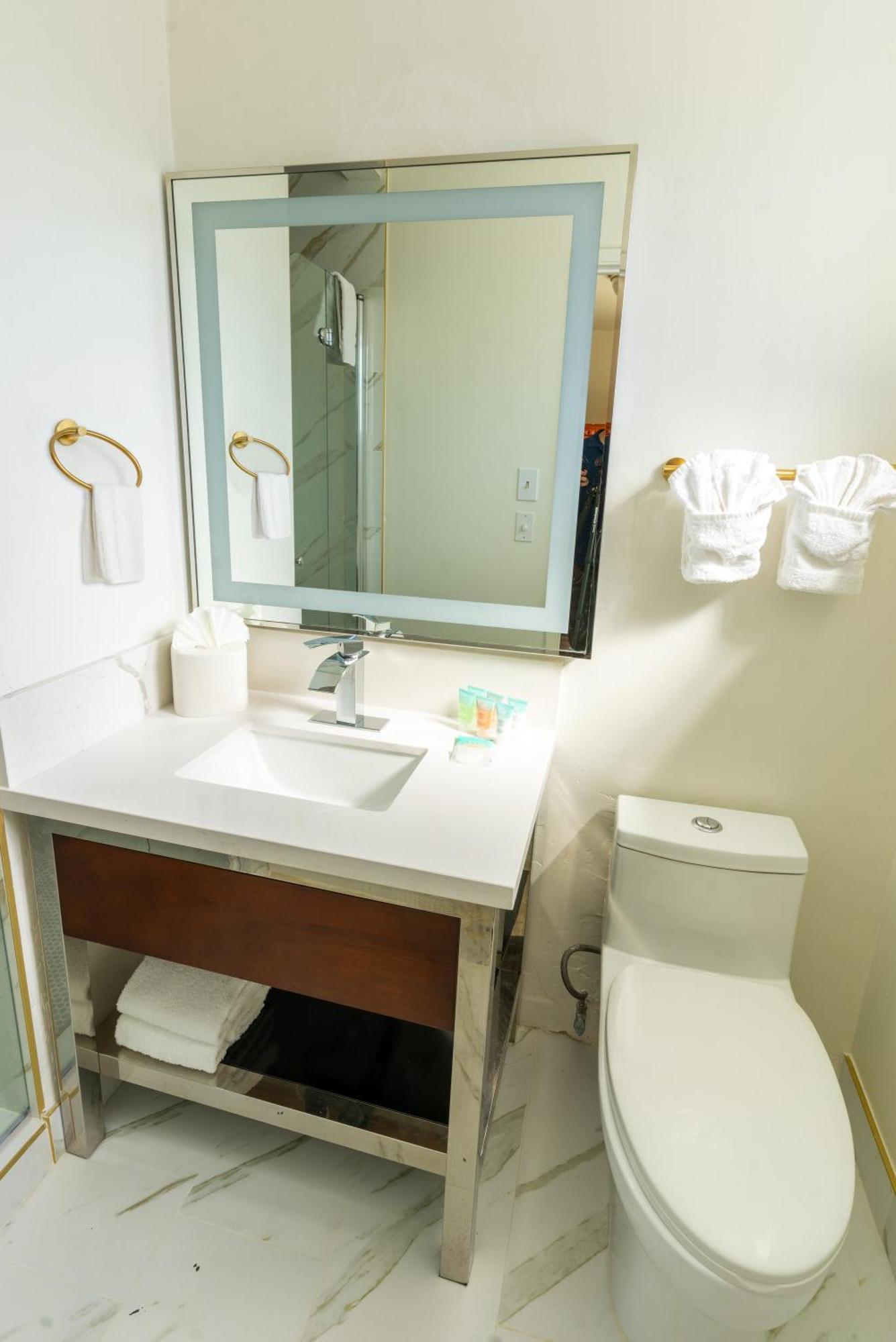 Hotel Sands &