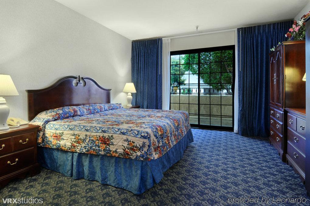 Hotel Sands &