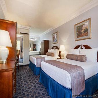 Hotel Sands & 3*